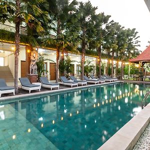 Oyo 3779 North Wing Canggu Resort